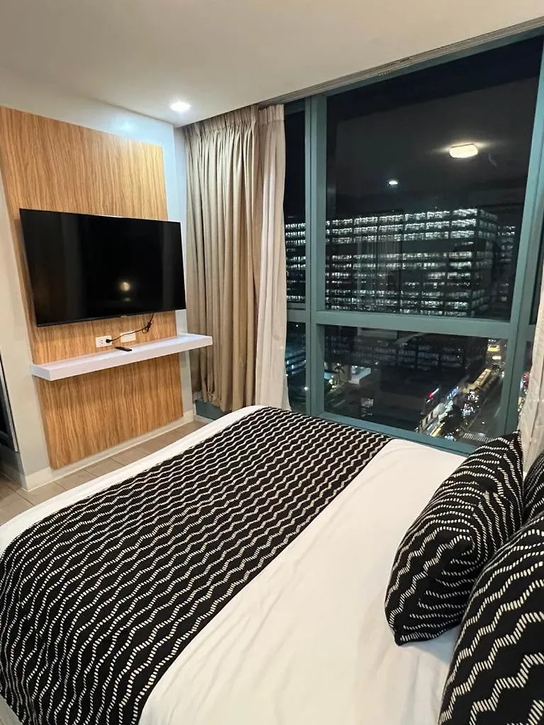 Large One Bedroom Unit In Uptown Bgc Manila