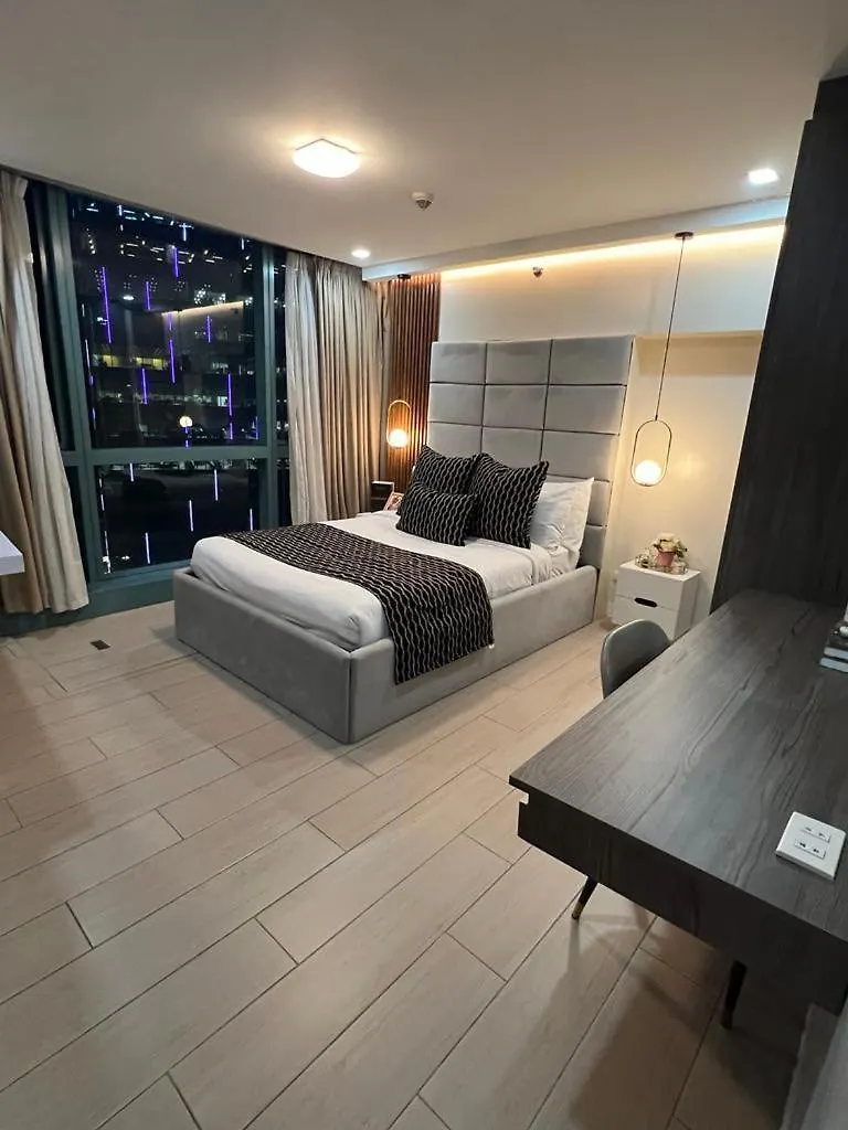 Large One Bedroom Unit In Uptown Bgc Manila 0*,