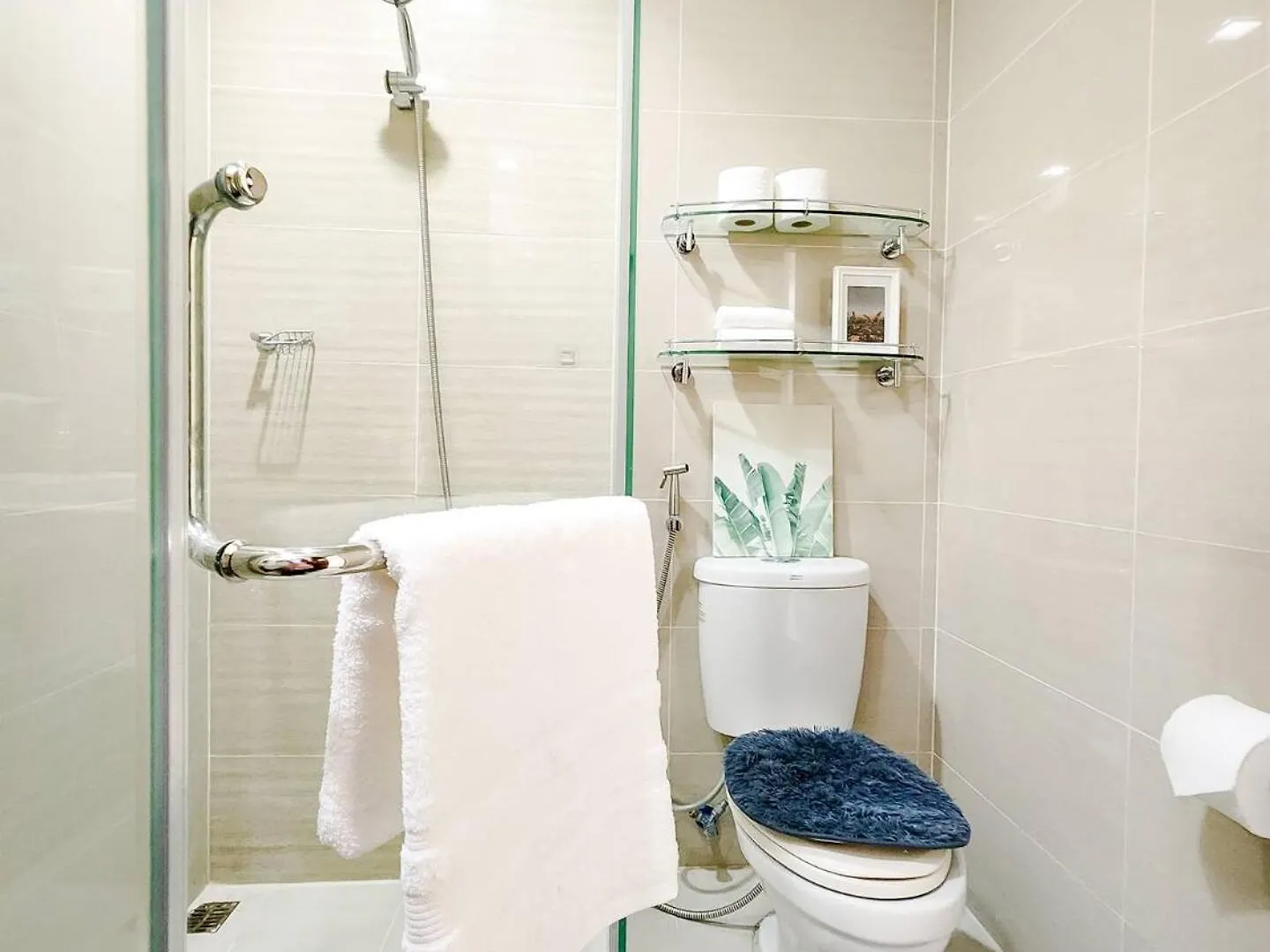 Large One Bedroom Unit In Uptown Bgc Manila Philippines