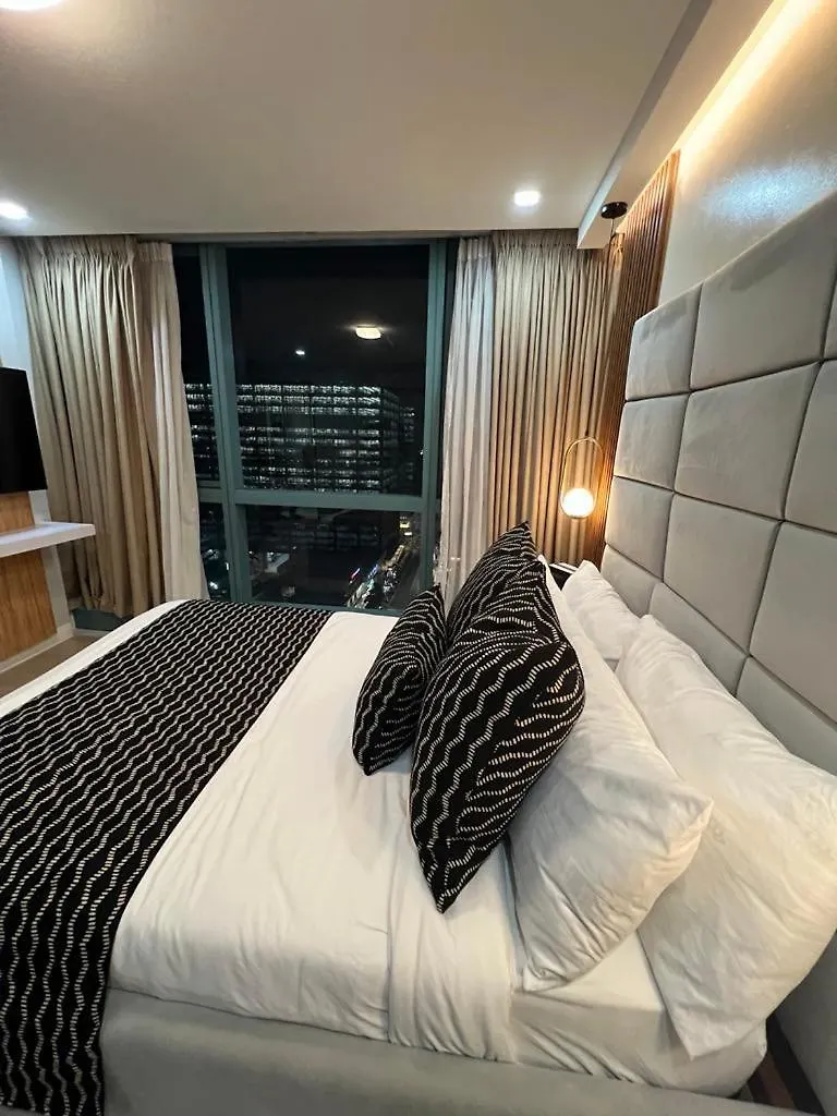 Large One Bedroom Unit In Uptown Bgc Manila