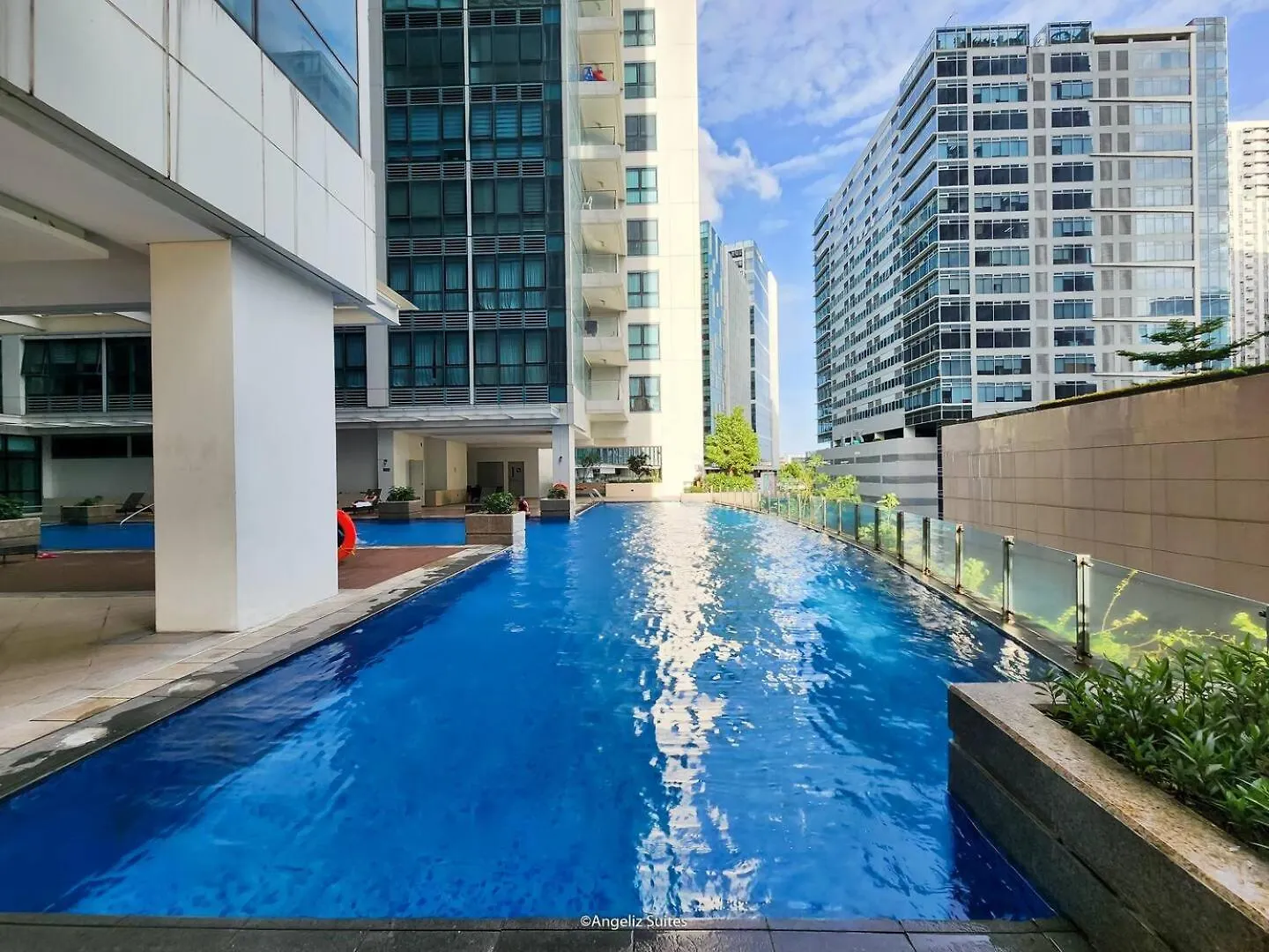 Large One Bedroom Unit In Uptown Bgc Manila 0*,