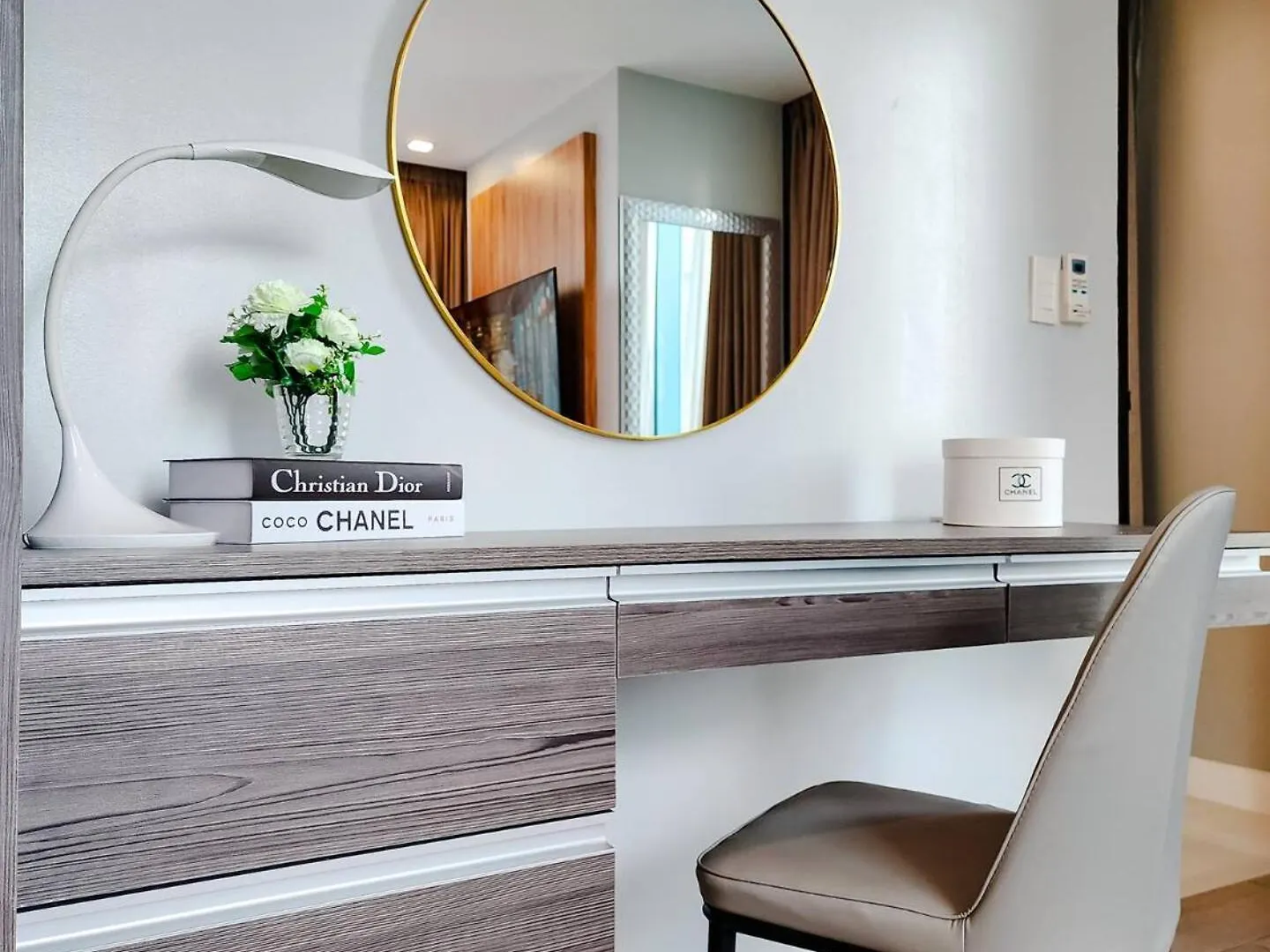 Large One Bedroom Unit In Uptown Bgc Manila